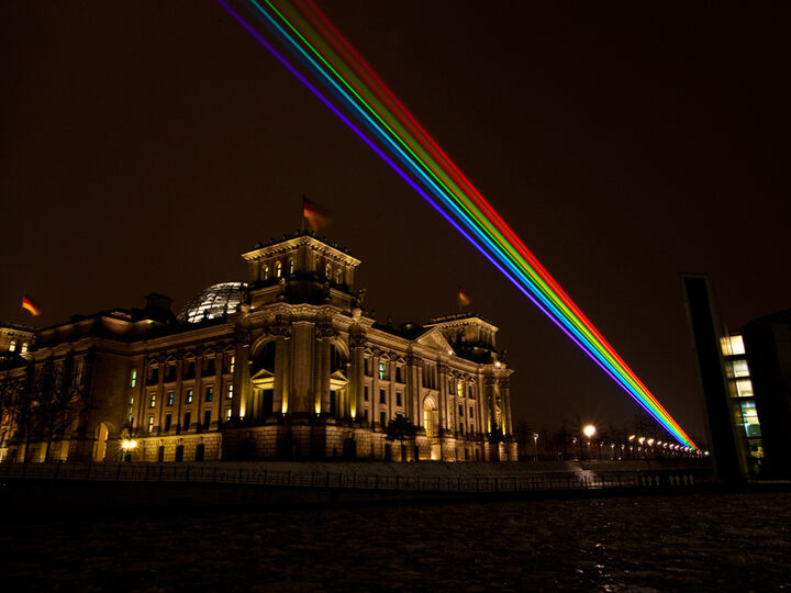 Laserfabrik global rainbow berlin 2010 eyecatcher